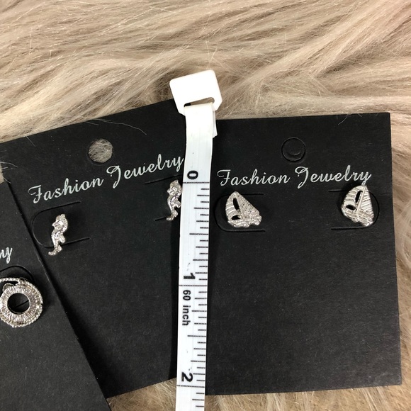 5/$25 Earring bundle - Picture 3 of 4